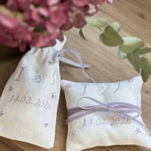 Pack Saquito bordado y cojín para alianzas personalizados rosa